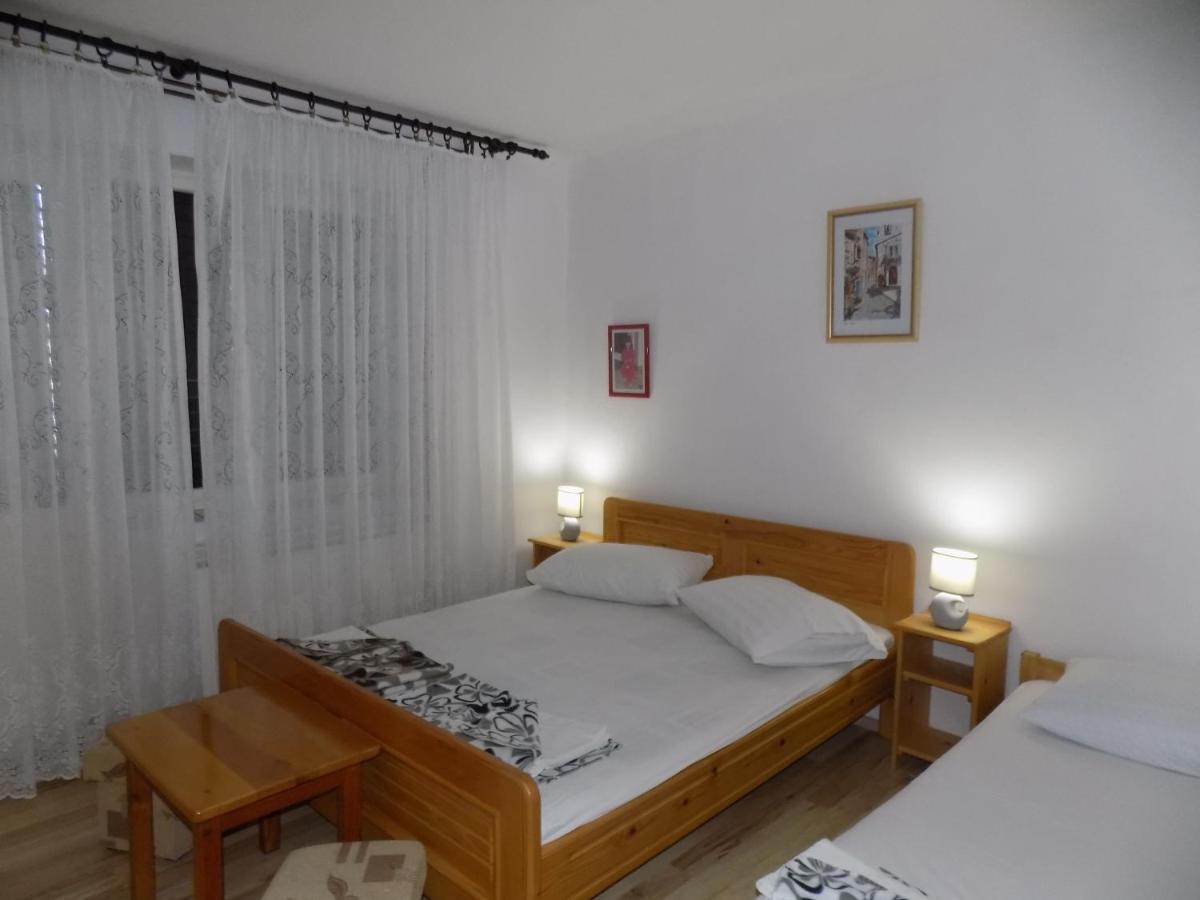 Apartmans Martha Karlobag Exteriér fotografie